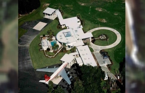 İşte John Travolta nın muhteşem evi!