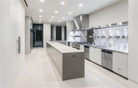 Kim Kardashian ve Kanye West Los Angeles taki evini satıyor!