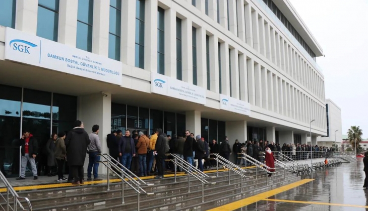 SGK maaş listesini güncelledi ve sonuçlar şaşırtıcı! Bu vatandaşlar emekli maaşını anında alacak!