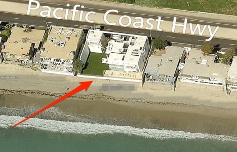 Ünlü milyonerler Malibu daki Carbon Plajı ndan ev alıyor!