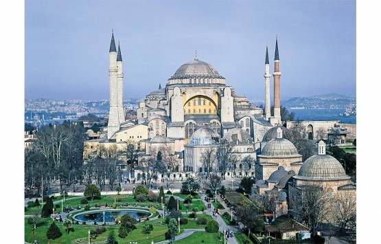 Ayasofya ibadete açılabilir mi?