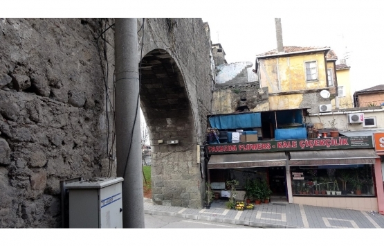 Trabzon Kalesi ve surları yapılaşma nedeniyle tehdit altında!