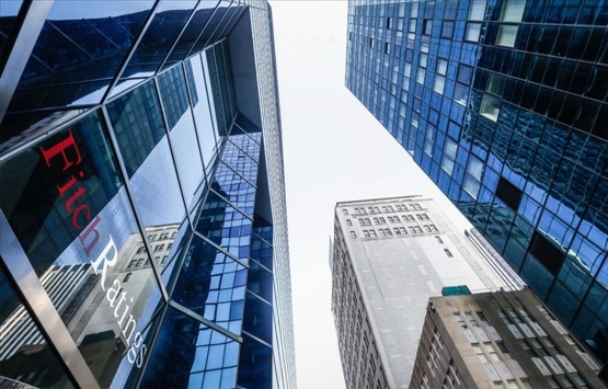 Fitch İtalya'nın kredi notunu düşürdü!