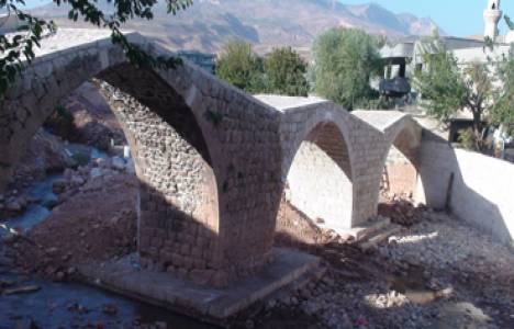 Tarihi Han Mahmut Köprüsü restore edildi!