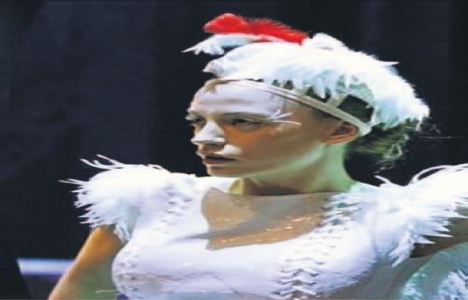 Serenay Sarıkaya dan inşaat mühendislerine ilham!