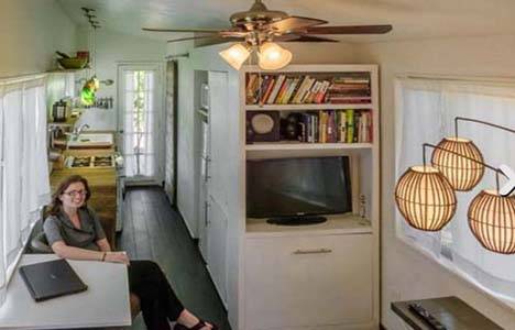 Kredisini ödeyemeyince evsiz kalan mimar taşınabilir ev yaptı!