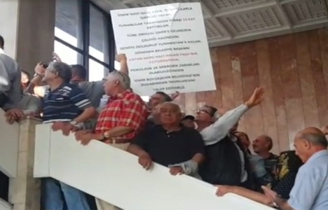 Balçova Arsa Mağdurları belediye önünde eylem yaptı!