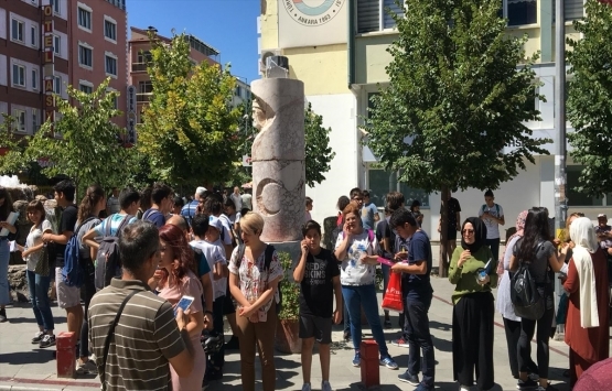 Denizli deki depremde bazı evler hasar gördü!