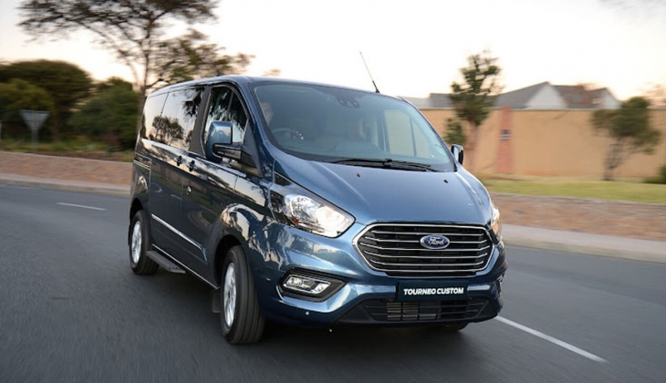 Gelişmiş özellikli Ford Transit Custom 2023 e damga vuracak! 0 km lerde %2 peşin alım indirimi desteğini kaçırmayın