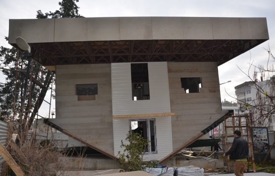 Ordu'daki ters ev dikkat çekiyor!