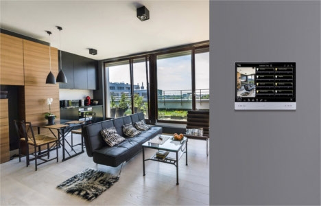 Thea IQ Dokunmatik Yönetim Paneli ile dokunmatik yaşam biçimi!