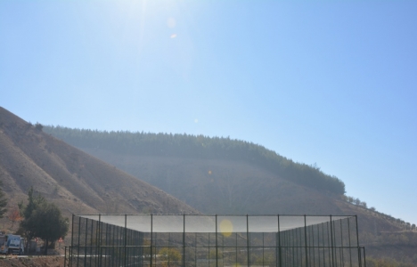 Kahramanmaraş Dereli'ye yeni halı saha!