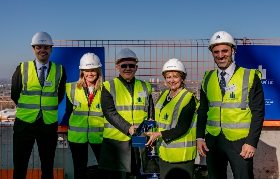 Antyapı nın Londra daki Apex House projesi yapısal olarak tamamlandı!