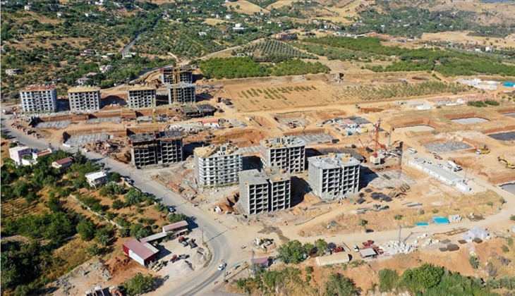 Kahramanmaraş'taki afet konutlarının kıştan önce tamamlanması hedefleniyor!