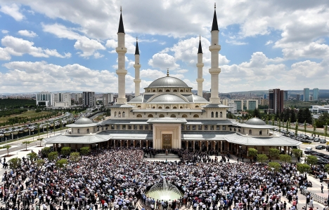 Beştepe Millet Camii yoğun ilgi görüyor!