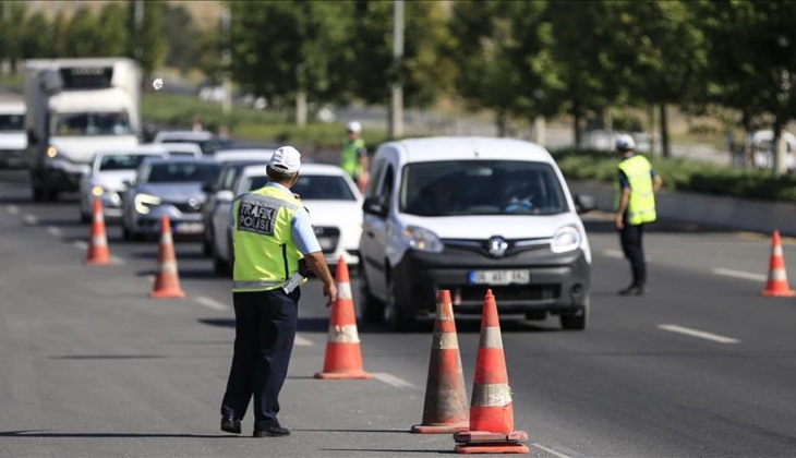 Trafikte bunu yapanların başı fena ağrıyacak! Ehliyet elden gidebilir