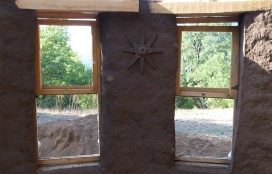 Şehir hayatından sıkılınca 1.500 TL ye ev yaptılar!