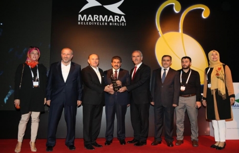 Esenler Belediyesi'ne 3 altın karınca ödülü!