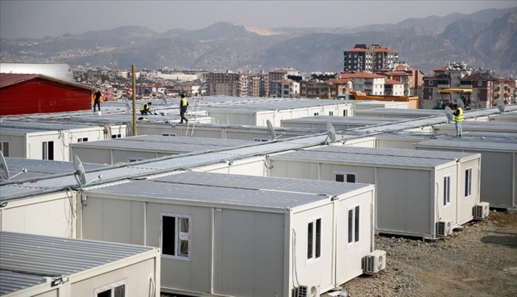 Depremzedeler konteyner kentlerde kış şartlarıyla mücadele ediyor!