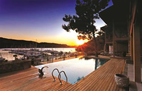 Martı Marina Yacht Club ve Martı Hemithea Hotel deniz uçağı ile 2,5 saat uzakta!