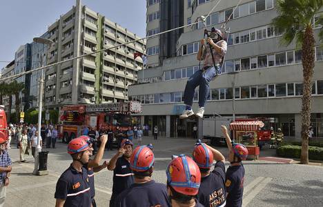 İzmir Büyükşehir Belediyesi İtfaiyesi tatbikat gerçekleştirdi!