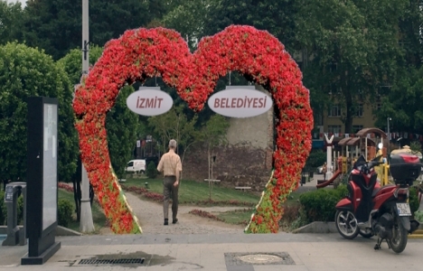 İzmit'te park yolları yenileniyor!