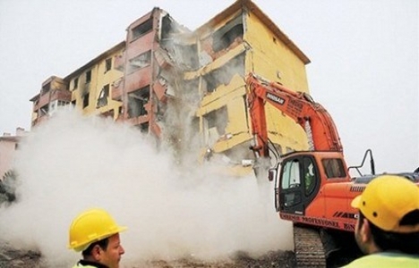 İstanbul'da 14 bin riskli yapı yıkım için bekliyor!