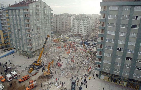 Süleyman Kamil Akın dan binalara vize önerisi!