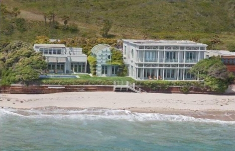 Ünlü milyonerler Malibu daki Carbon Plajı ndan ev alıyor!