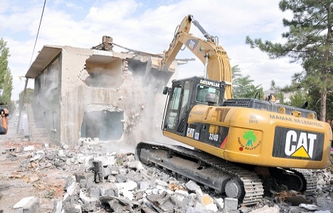 Mamak'taki kentsel dönüşümde yıkım süreci zorlu geçiyor!
