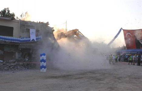 Yüreğir'in kurtuluşu kentsel dönüşümde!