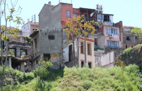 Konak Damlacık Mahallesi kaderine terk edildi!