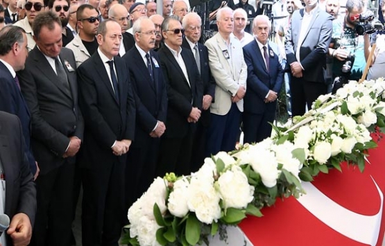 Şarık Tara son yolculuğuna uğurlandı!