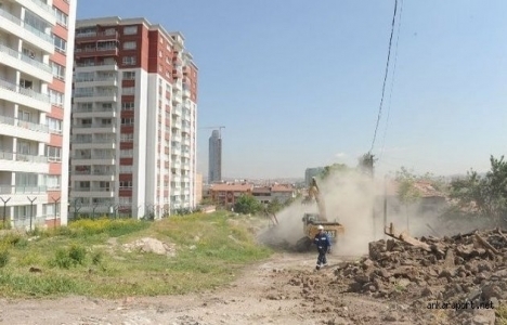 Altındağ Belediyesi yapılacak 7 parkın kenarındaki gecekonduları yıktı!