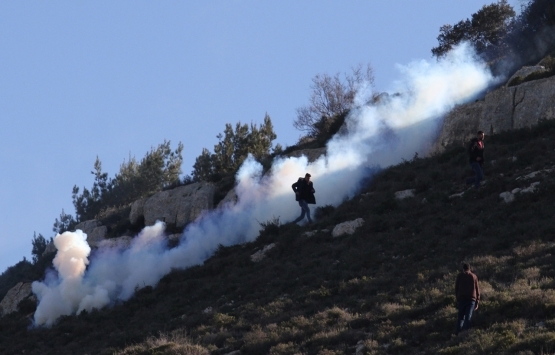 Filistinlilerden Batı Şeria da yeni Yahudi yerleşim birimi inşasına karşı gösteri!