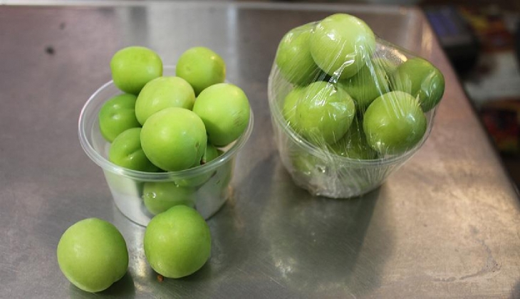 Erik fiyatları görenleri hayrete düşürdü! Tanesi ayrı kilosu ayrı fiyata satılıyor! 