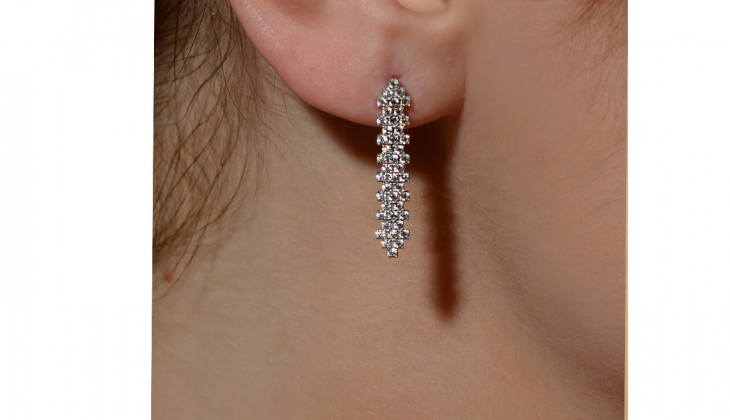 Altın suyolu küpeler 1.899 TL den başlıyor! Aradığınız suyolu küpe modelleri burada! 31 Ekim 2022 Elizi fiyat listesi