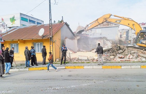 Ataşehir Aşık Veysel Mahallesi'ndeki evlerin yıkımına başlandı! 