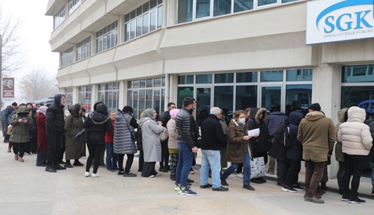 Emeklilik yaşı 70 e çıkacak mı? EYT’liler dışındakiler kaç yaşında emekli olacak? Uzmanı açıkladı…