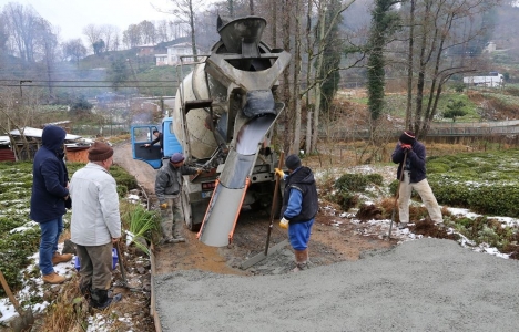 Artvin Arhavi'de betonlanmamış yol kalmayacak!