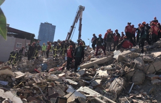 Pendik Belediyesi İzmir'deki hasar tespit çalışmaları için 4 müteahhit görevlendirdi!