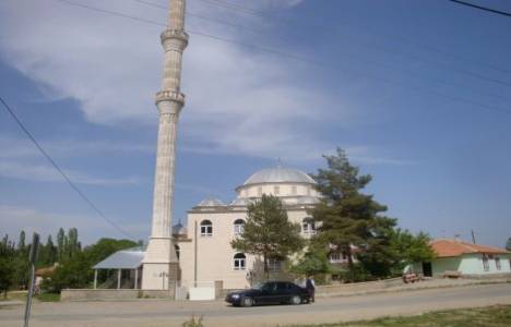 Adana Karşıyaka Camii onarılmayı bekliyor!