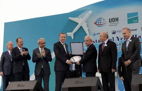 3. Havalimanı inşaatını hangi firmalar yapıyor?