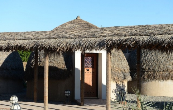 İran da hurma yapraklarından otel inşa edildi!