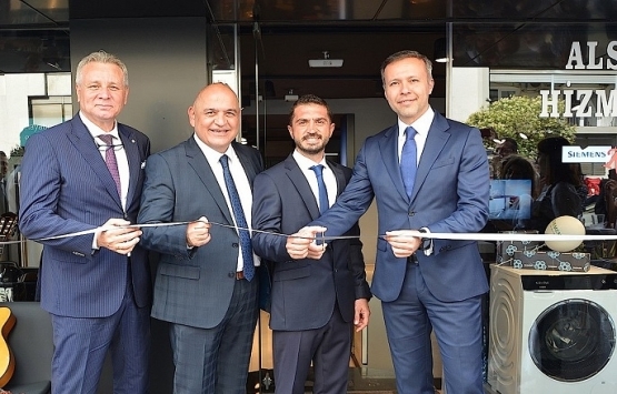 Siemens yeni mağazasını Alsancak'ta açtı!
