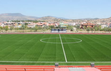 İzmir Erdal İnönü Stadı'nın zemini yenilendi!