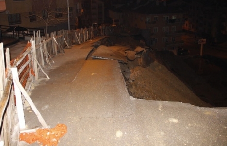 Mamak'ta cadde göçük meydana geldi!