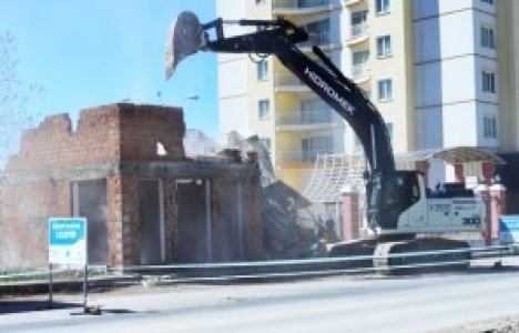 Malatya Yeşilyurt Belediyesi toplam 7 binayı yıktı!