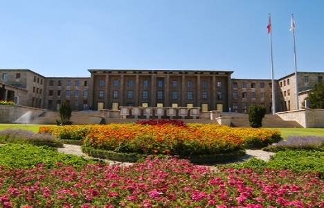 Meclisin projesinden ağaçlar kurtuldu!