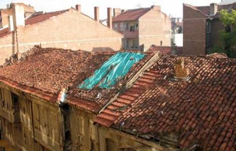 Depremi binalarda en çok çatılar hissediyor!